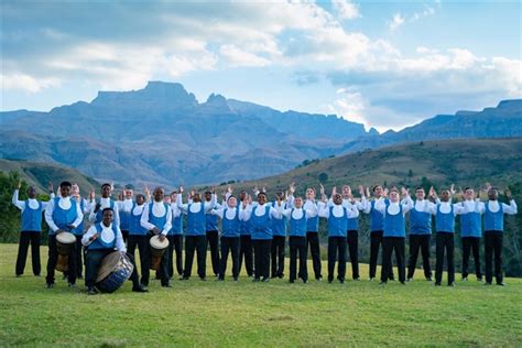 The Drakensberg Boys Choir: An Orchestral Ode to Nature and Music!