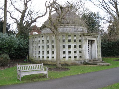 The Lutyens Mausoleum: A Grand and Mysterious Gateway to History!