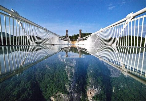 Zhangjiajie Grand Canyon Glass Bridge: Witnessing Nature's Majesty Through Transparent Heights!